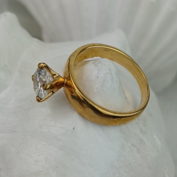 Very Gold Tone & Sparkly Diamond-Like Solitaire Ring - Picture 9 of 13